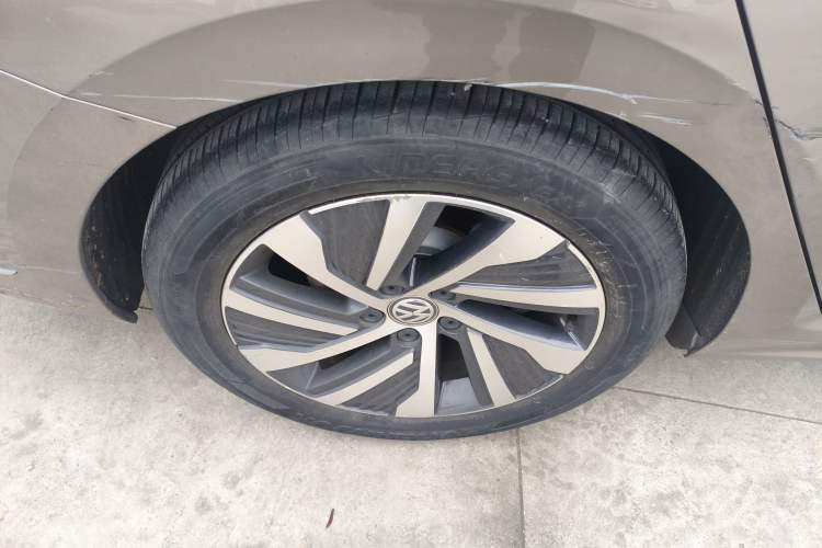 Used Volkswagen Passat New Energy 2020 430 PHEV Hybrid Luxury Edition China VI Standard Right Rear Wheel Hub