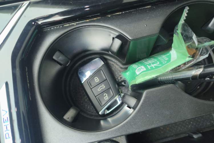 Used Volkswagen Passat New Energy 2020 430 PHEV Hybrid Luxury Edition China VI Standard Vehicle Key
