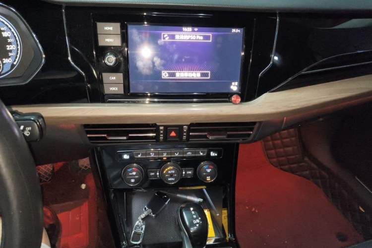 Used Volkswagen Passat New Energy 2019 430 PHEV Hybrid Luxury Edition Audio And AC Panel