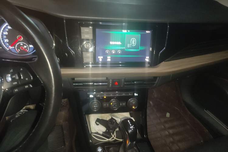 Used Volkswagen Passat New Energy 2019 430 PHEV Hybrid Luxury Edition Audio And AC Panel