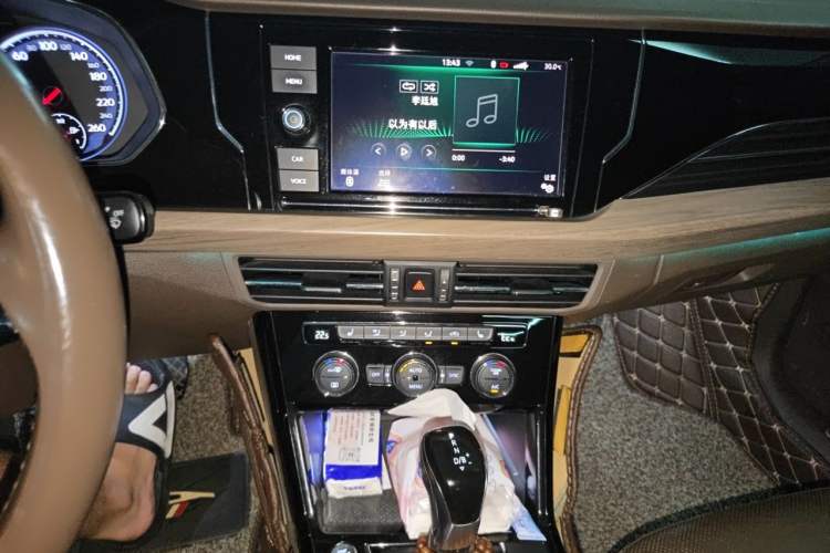 Used Volkswagen Passat New Energy 2019 430 PHEV Hybrid Luxury Edition Audio And AC Panel
