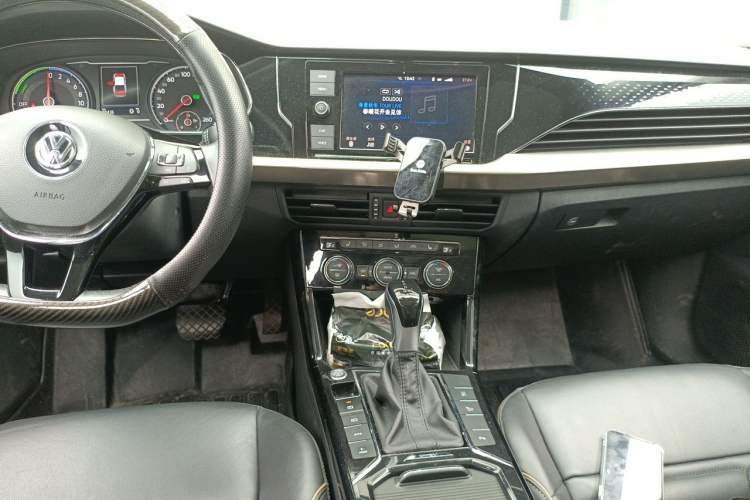 Used Volkswagen Passat New Energy 2019 430 PHEV Hybrid Elite Edition Audio And AC Panel