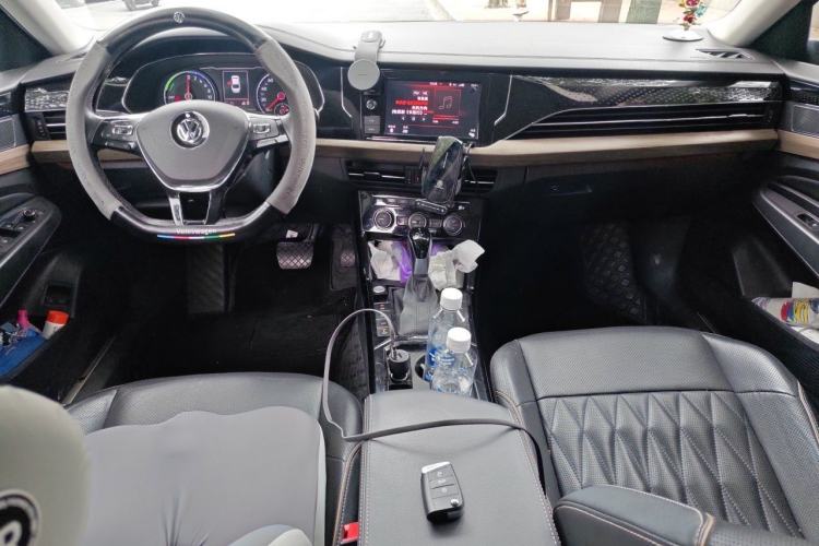 Used Volkswagen Passat New Energy 2019 430 PHEV Hybrid Luxury Edition Center Console