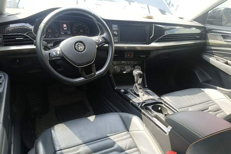 Used Volkswagen Passat New Energy 2019 430 PHEV Hybrid Elite Edition Center Console