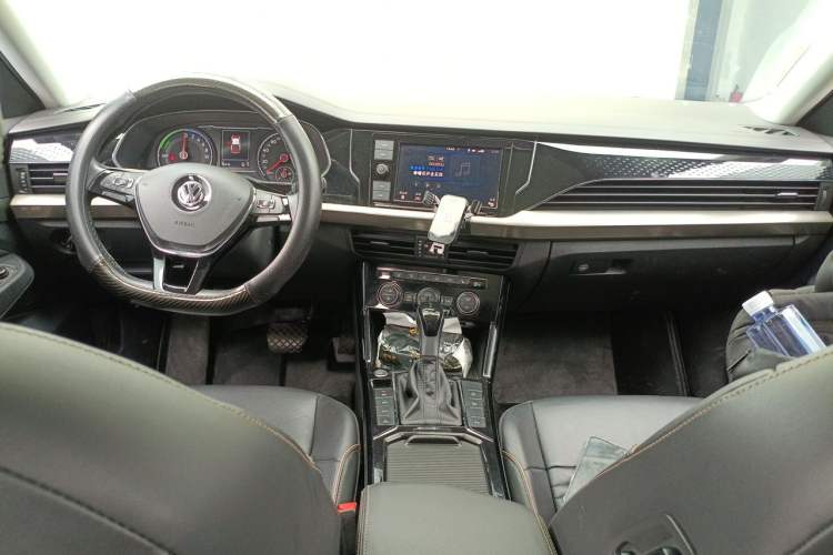 Used Volkswagen Passat New Energy 2019 430 PHEV Hybrid Elite Edition Center Console