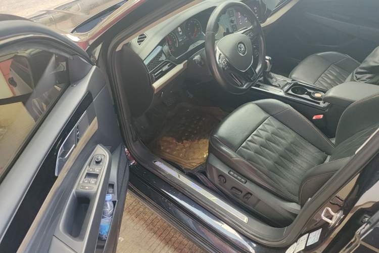 Used Volkswagen Passat New Energy 2019 430 PHEV Hybrid Luxury Edition Driver Seat