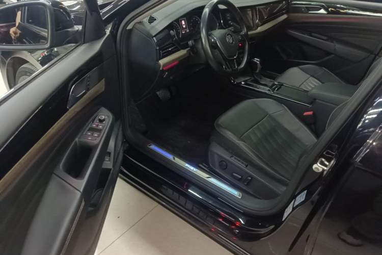 Used Volkswagen Passat New Energy 2019 430 PHEV Hybrid Luxury Edition Driver Seat