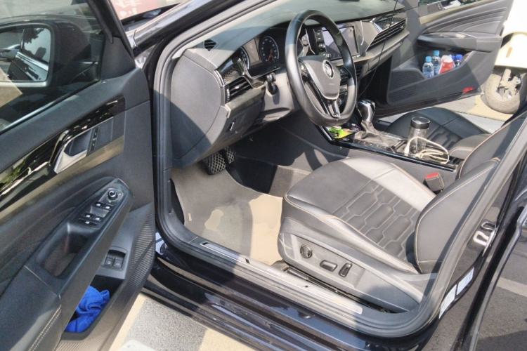 Used Volkswagen Passat New Energy 2019 430 PHEV Hybrid Elite Edition Driver Seat