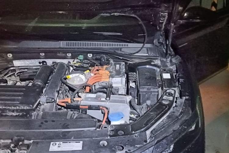 Used Volkswagen Passat New Energy 2019 430 PHEV Hybrid Luxury Edition Engine Bay Left