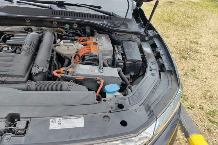 Used Volkswagen Passat New Energy 2019 430 PHEV Hybrid Luxury Edition Engine Bay Left