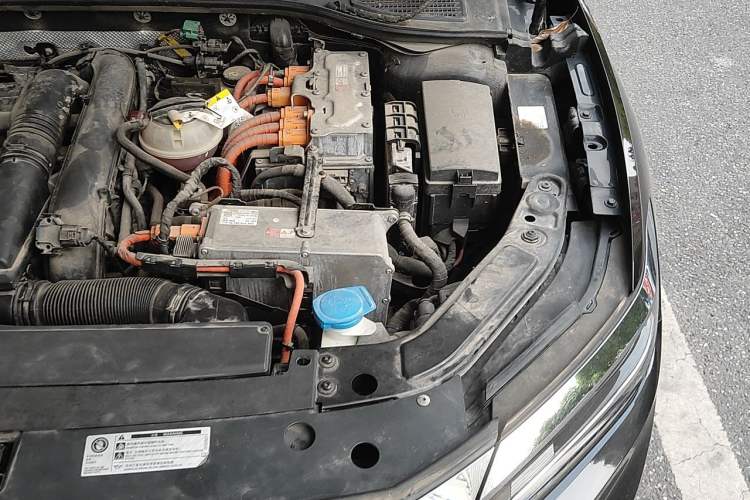 Used Volkswagen Passat New Energy 2019 430 PHEV Hybrid Luxury Edition Engine Bay Left