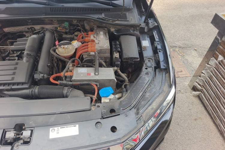 Used Volkswagen Passat New Energy 2019 430 PHEV Hybrid Luxury Edition Engine Bay Left