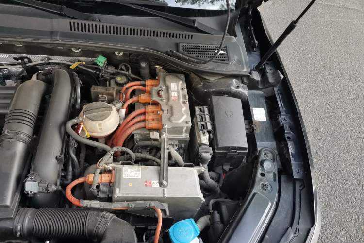 Used Volkswagen Passat New Energy 2019 430 PHEV Hybrid Luxury Edition Engine Bay Left