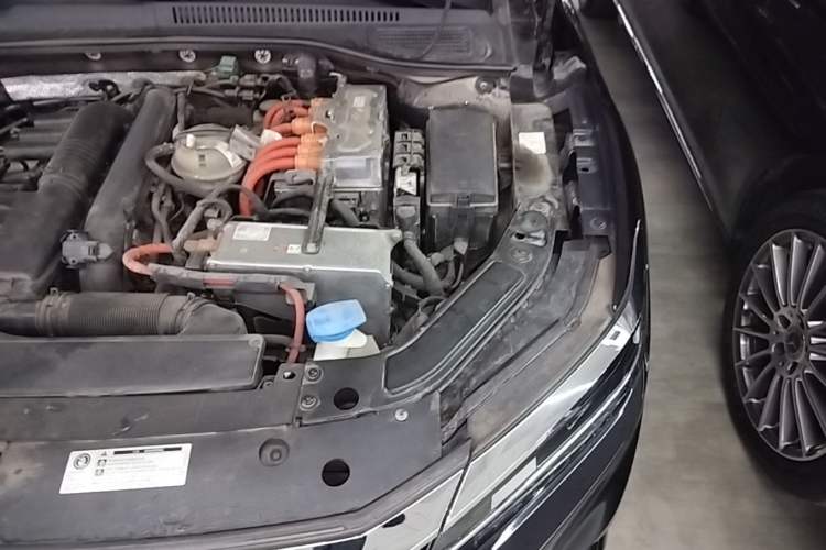 Used Volkswagen Passat New Energy 2019 430 PHEV Hybrid Luxury Edition Engine Bay Left