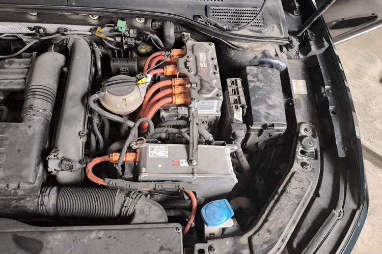 Used Volkswagen Passat New Energy 2019 430 PHEV Hybrid Elite Edition Engine Bay Left