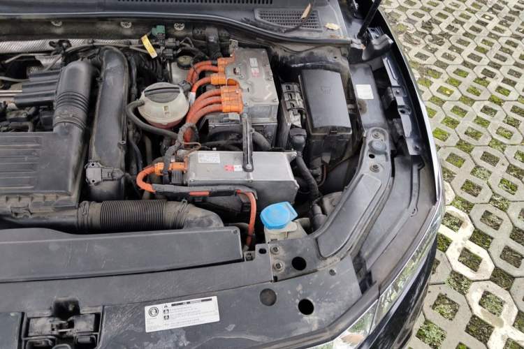 Used Volkswagen Passat New Energy 2019 430 PHEV Hybrid Luxury Edition Engine Bay Left