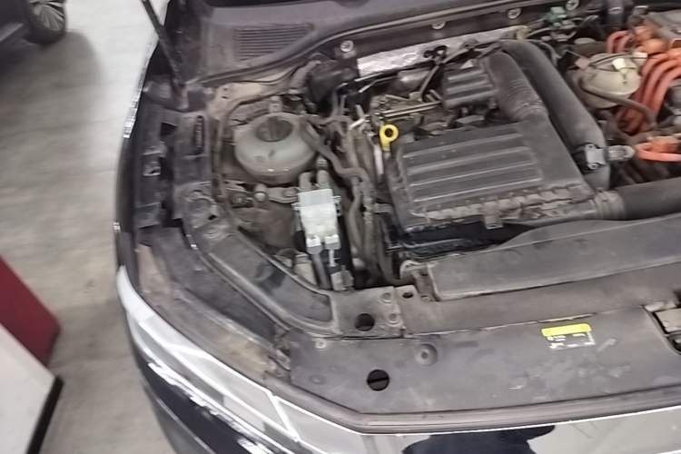 Used Volkswagen Passat New Energy 2019 430 PHEV Hybrid Luxury Edition Engine Bay Right