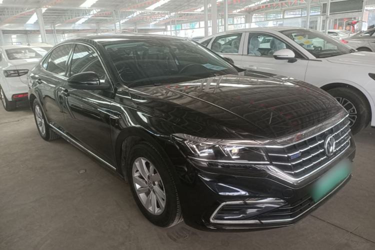 Used Volkswagen Passat New Energy 2019 430 PHEV Hybrid Elite Edition Front Right 45 Deg