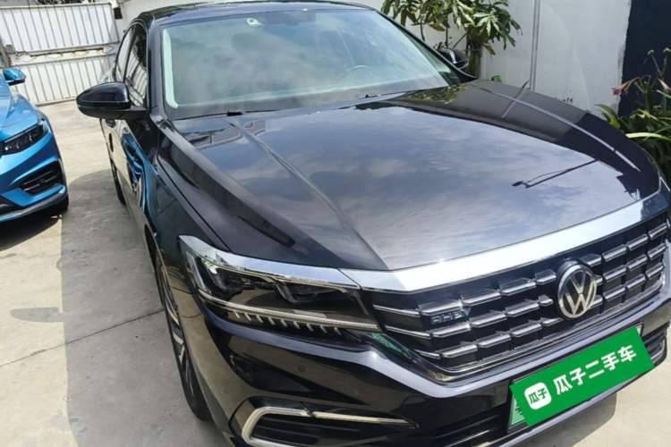 Used Volkswagen Passat New Energy 2019 430 PHEV Hybrid Elite Edition Front Right 45 Deg