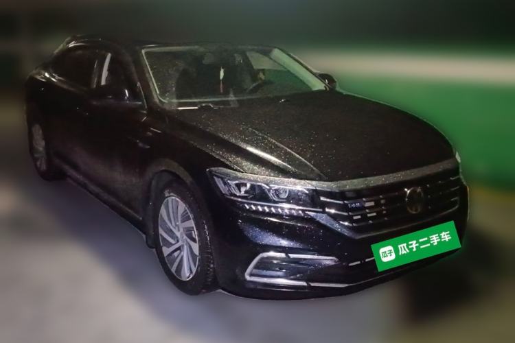 Used Volkswagen Passat New Energy 2019 430 PHEV Hybrid Luxury Edition Front Right 45 Deg