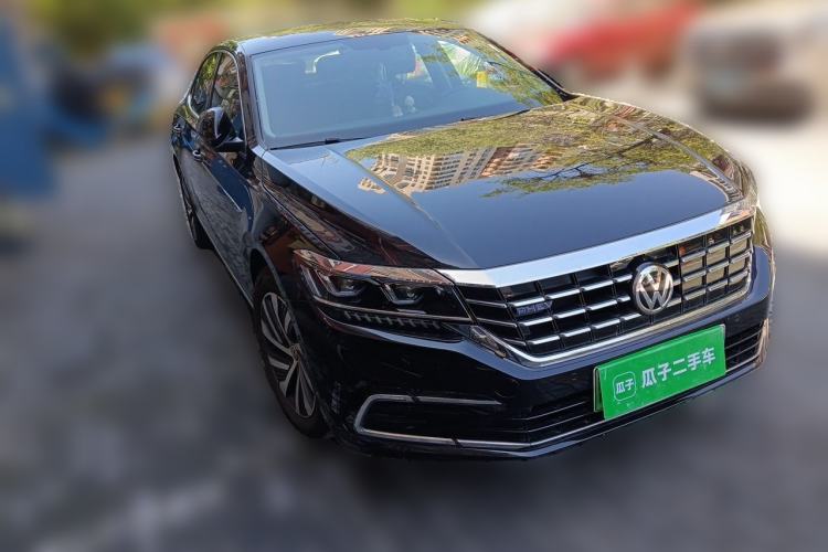 Used Volkswagen Passat New Energy 2019 430 PHEV Hybrid Luxury Edition Front Right 45 Deg