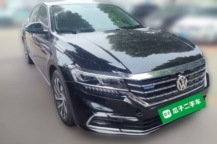 Used Volkswagen Passat New Energy 2019 430 PHEV Hybrid Luxury Edition Front Right 45 Deg