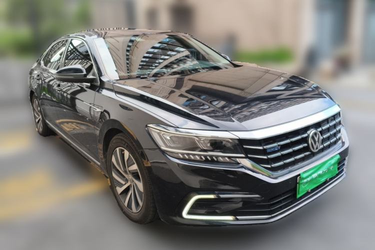 Used Volkswagen Passat New Energy 2019 430 PHEV Hybrid Luxury Edition Front Right 45 Deg