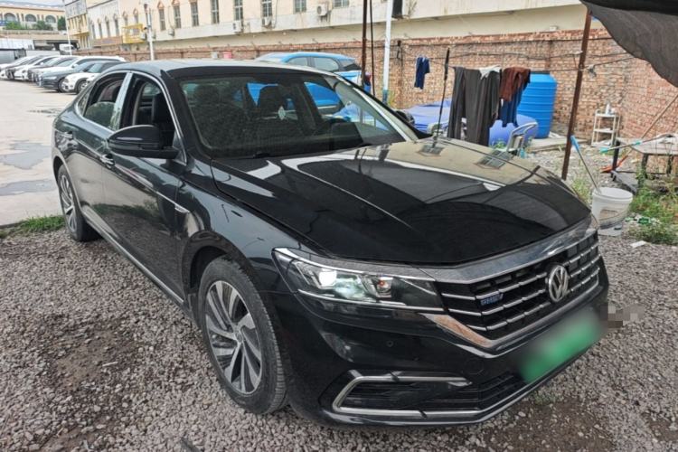 Used Volkswagen Passat New Energy 2019 430 PHEV Hybrid Elite Edition Front Right 45 Deg