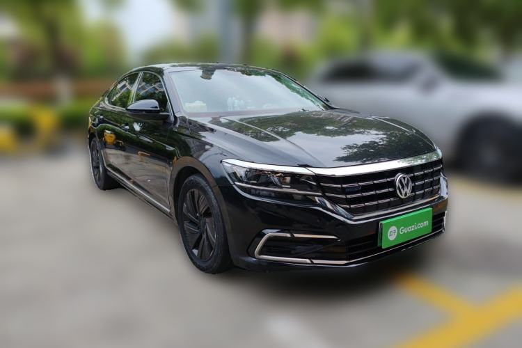 Used Volkswagen Passat New Energy 2019 430 PHEV Hybrid Elite Edition Front Right 45 Deg