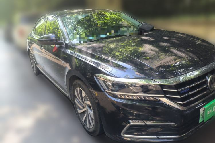 Used Volkswagen Passat New Energy 2019 430 PHEV Hybrid Luxury Edition Front Right 45 Deg