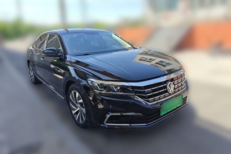 Used Volkswagen Passat New Energy 2019 430 PHEV Hybrid Elite Edition Front Right 45 Deg