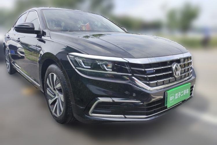 Used Volkswagen Passat New Energy 2019 430 PHEV Hybrid Elite Edition Front Right 45 Deg