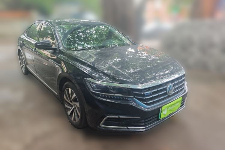Used Volkswagen Passat New Energy 2019 430 PHEV Hybrid Luxury Edition Front Right 45 Deg