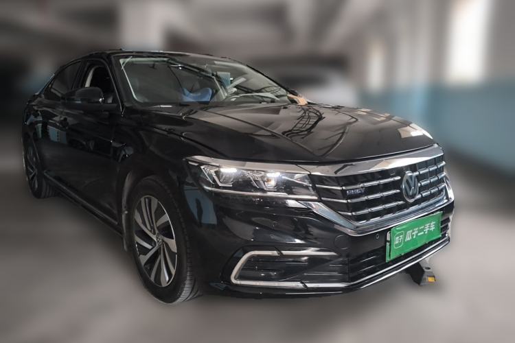 Used Volkswagen Passat New Energy 2019 430 PHEV Hybrid Elite Edition Front Right 45 Deg