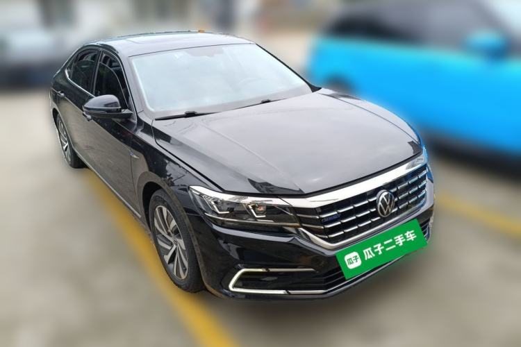 Used Volkswagen Passat New Energy 2019 430 PHEV Hybrid Elite Edition Front Right 45 Deg