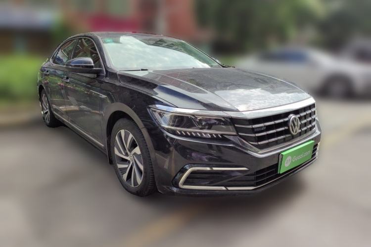 Used Volkswagen Passat New Energy 2019 430 PHEV Hybrid Luxury Edition Front Right 45 Deg