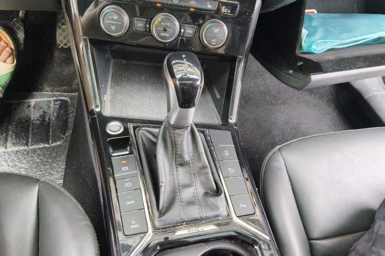 Used Volkswagen Passat New Energy 2019 430 PHEV Hybrid Elite Edition Gear Lever