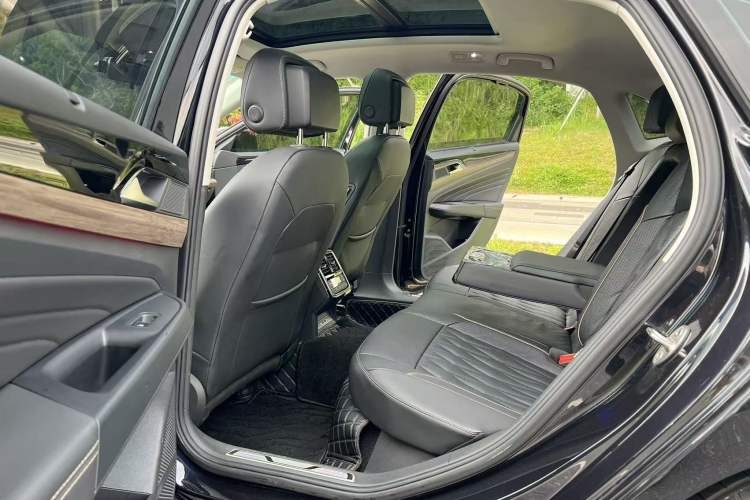 Used Volkswagen Passat New Energy 2019 430 PHEV Hybrid Luxury Edition Interior 2