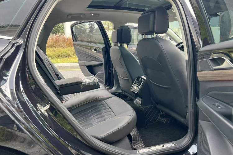 Used Volkswagen Passat New Energy 2019 430 PHEV Hybrid Luxury Edition Interior 3