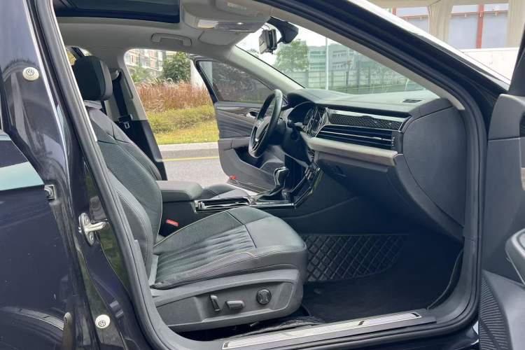Used Volkswagen Passat New Energy 2019 430 PHEV Hybrid Luxury Edition Interior 4