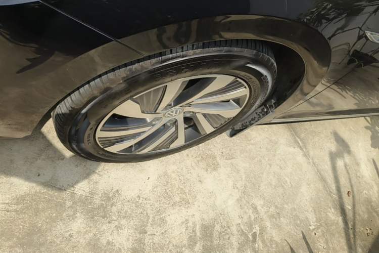 Used Volkswagen Passat New Energy 2019 430 PHEV Hybrid Elite Edition Left Front Wheel Hub
