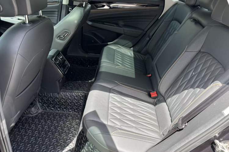 Used Volkswagen Passat New Energy 2019 430 PHEV Hybrid Luxury Edition Left Rear Seat