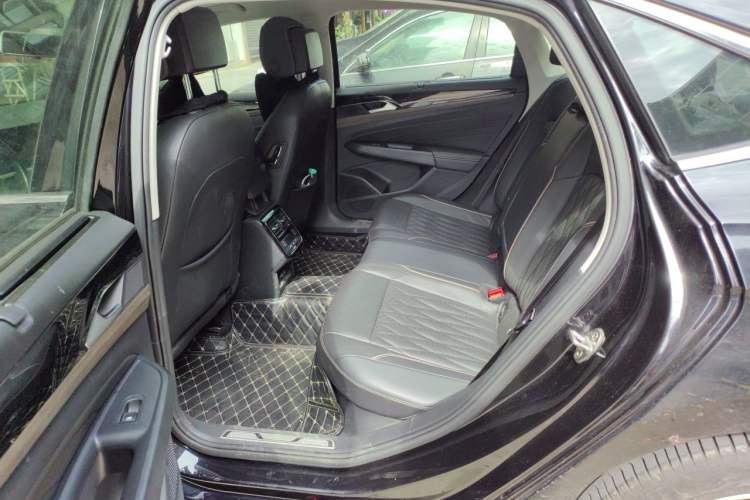 Used Volkswagen Passat New Energy 2019 430 PHEV Hybrid Luxury Edition Left Rear Seat