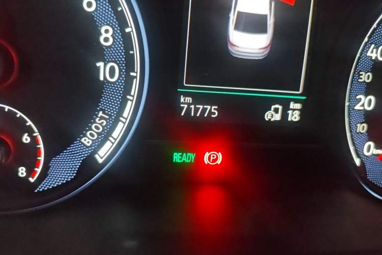 Used Volkswagen Passat New Energy 2019 430 PHEV Hybrid Luxury Edition Odometer Close Up