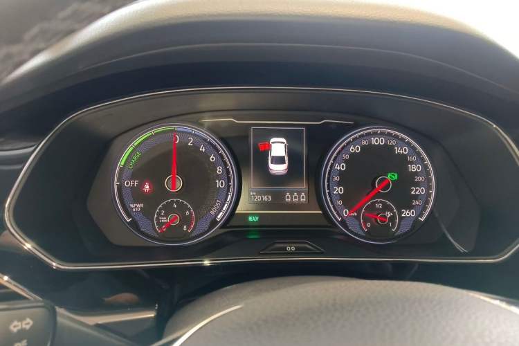 Used Volkswagen Passat New Energy 2019 430 PHEV Hybrid Elite Edition Odometer Close Up