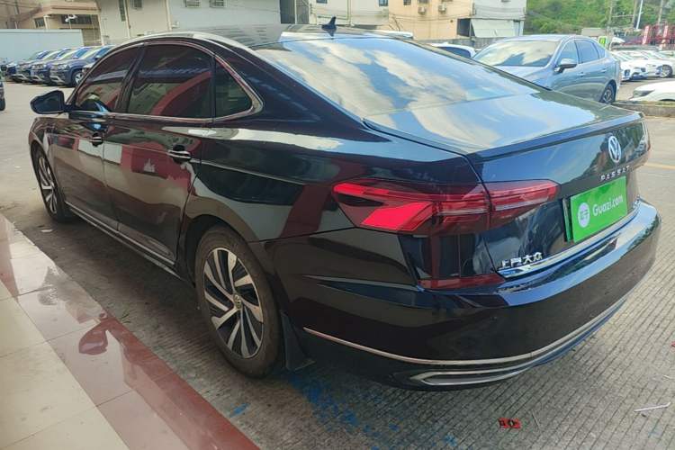 Used Volkswagen Passat New Energy 2019 430 PHEV Hybrid Luxury Edition Rear Left 45 Deg