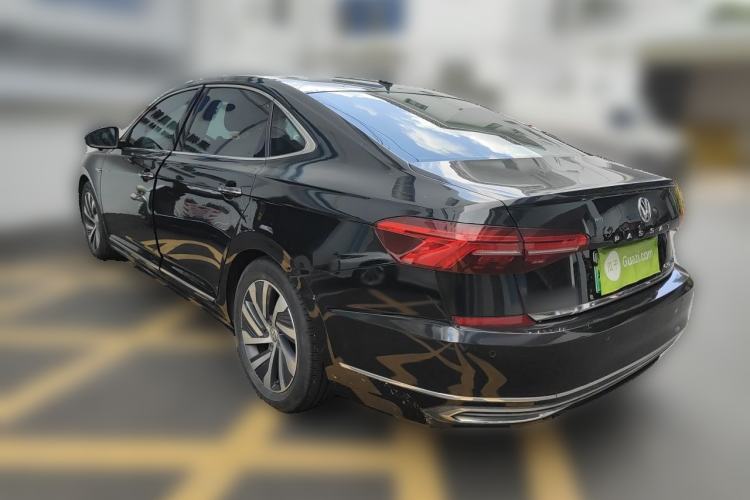 Used Volkswagen Passat New Energy 2019 430 PHEV Hybrid Luxury Edition Rear Left 45 Deg