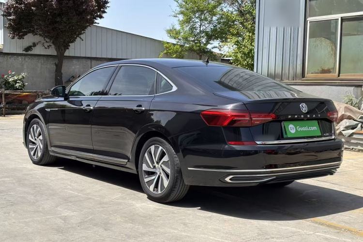 Used Volkswagen Passat New Energy 2019 430 PHEV Hybrid Luxury Edition Rear Left 45 Deg
