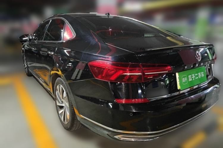 Used Volkswagen Passat New Energy 2019 430 PHEV Hybrid Luxury Edition Rear Left 45 Deg