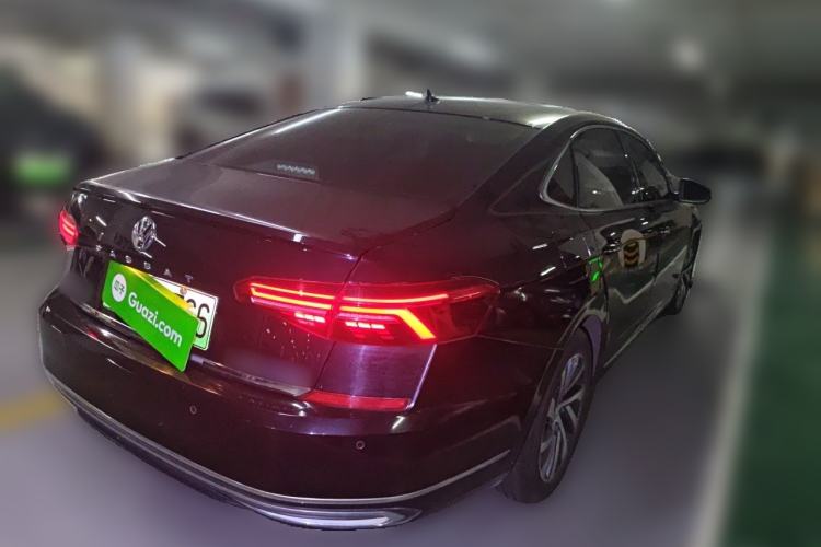 Used Volkswagen Passat New Energy 2019 430 PHEV Hybrid Luxury Edition Rear Right 45 Deg